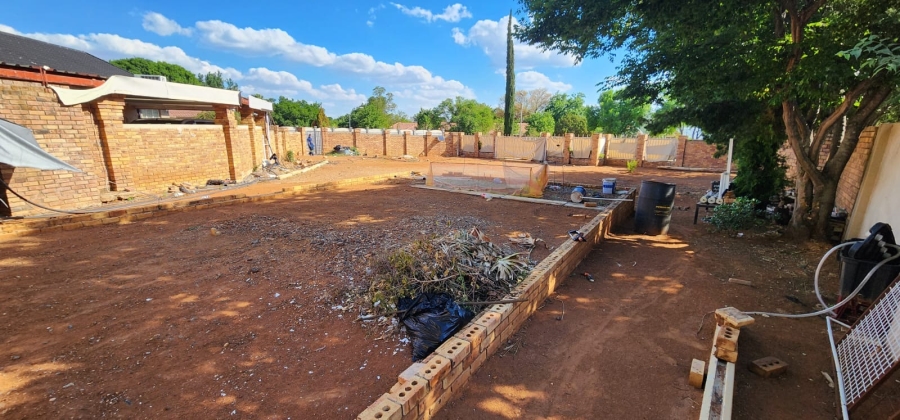 7 Bedroom Property for Sale in Flamwood North West